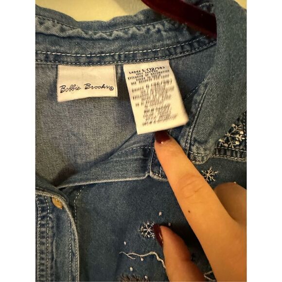 Bobbie Brooks Christmas Village Scene Chambray Shirt - Picture 5 of 5